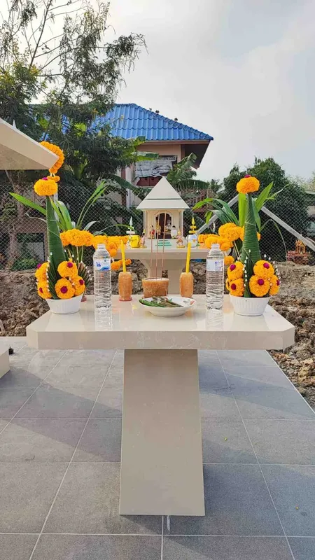 ศาลตายาย หินอ่อน Modern Luxury ทันสมัย ทรงพีระมิด