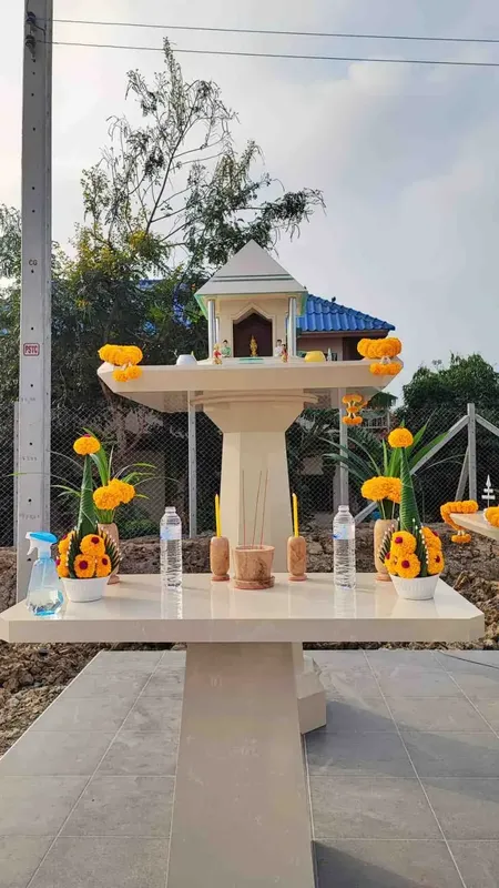 ศาลพระภูมิ หินอ่อน Modern Luxury ทันสมัย ทรงพีระมิด