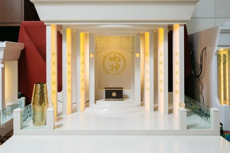 Aviva Spirit จัดแสดง ตี่จู้เอี๊ยะ หินอ่อน Modern Luxury ขนาดใหญ่ที่สุด 42 นิ้ว งานหินอ่อนแท้ดีไซน์พรีเมียม เหมาะสำหรับวางในคฤหาสน์ โรงงาน และออฟฟิศขนาดใหญ่