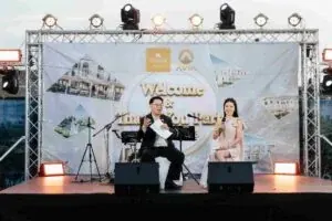 อาจารย์ สุภชัย วิวัฒนะประเสริฐ ซินแสฮวงจุ้ย ขณะไปบรรยายในงานเปิดโครงการบ้าน Avia Property โดยมีผู้เข้าชมจำนวนมาก