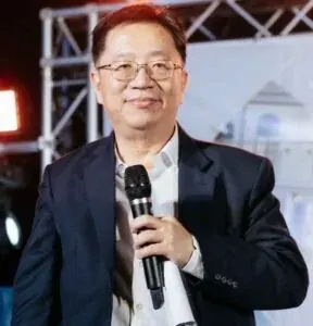 อาจารย์ สุภชัย วิวัฒนะประเสริฐ ซินแสฮวงจุ้ย ขณะไปบรรยายในงานเปิดโครงการบ้าน Avia Property