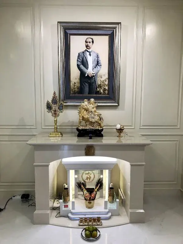 ตู้ครอบศาล ชั้นวางตี่จู้ หินอ่อน Modern Luxury วางเหนือ ตี่จู้